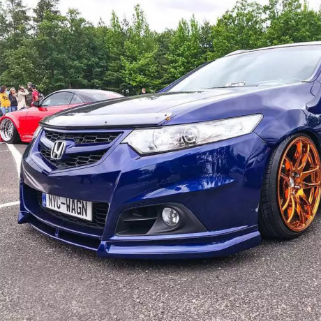 Вставка между клыками переднего бампера Modulo для Honda Accord (VIII gen)(2008-2013) купить недорого с доставкой в Клин