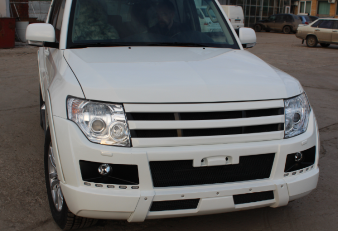 Решетка радиатора "Broomer Design" var №2 для Mitsubishi Pajero 4 (2006-2015) купить недорого с доставкой в Клин