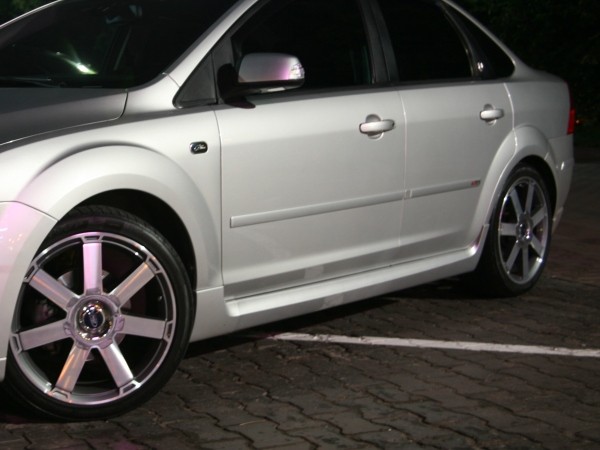 Накладки на пороги "ST" для Ford Focus 2 (5D)(2004-2011) купить недорого с доставкой в Клин