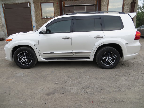 Аэродинамический обвес "Wald Black Bison" Toyota Land Cruiser 200 купить недорого с доставкой в Клин